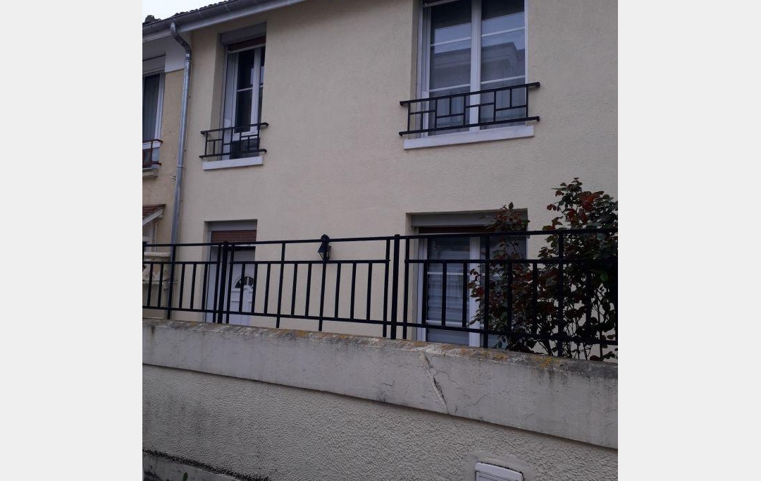 Annonces STROYES : Maison / Villa | TROYES (10000) | 88 m2 | 855 € 