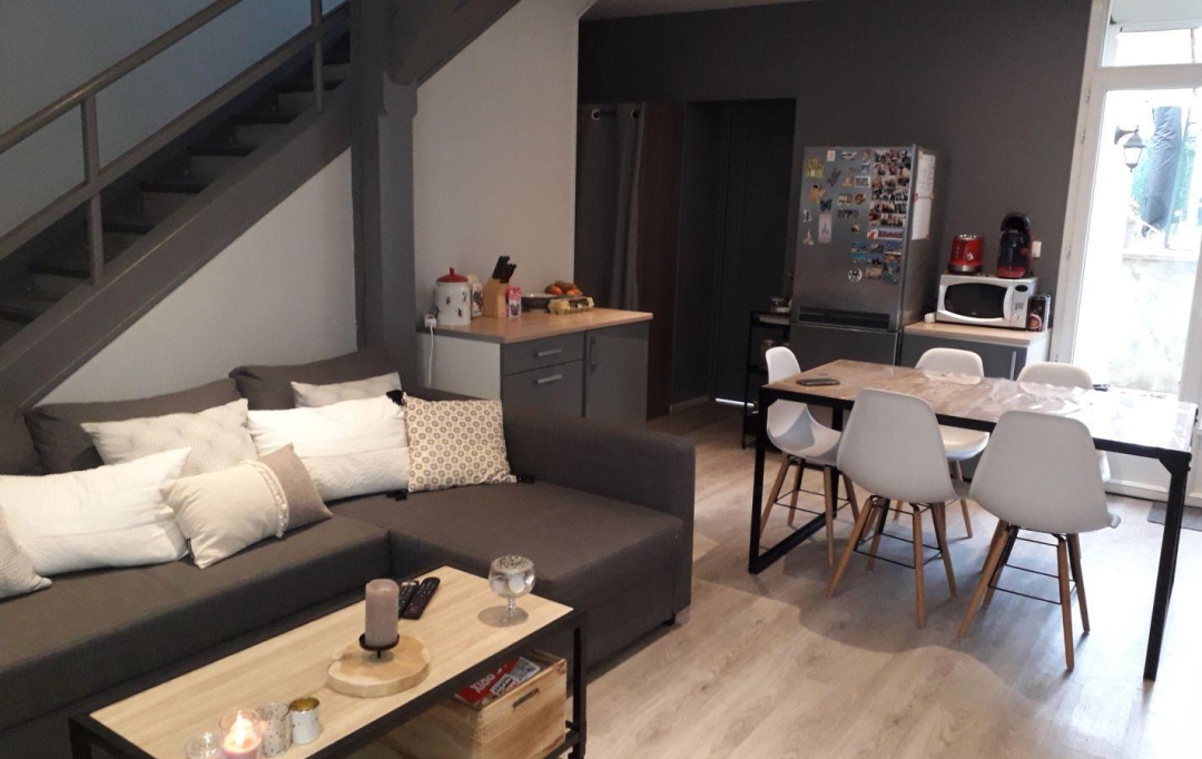 Annonces STROYES : Maison / Villa | TROYES (10000) | 88 m2 | 855 € 