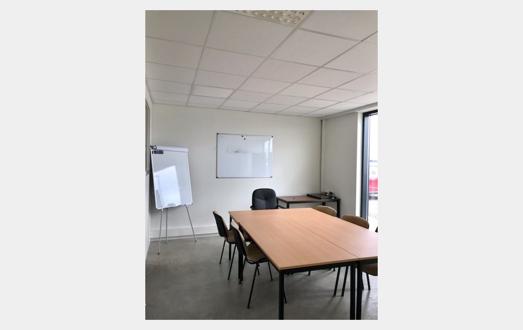 Annonces STROYES : Local / Bureau | ROSIERES-PRES-TROYES (10430) | 95 m2 | 1 300 € 