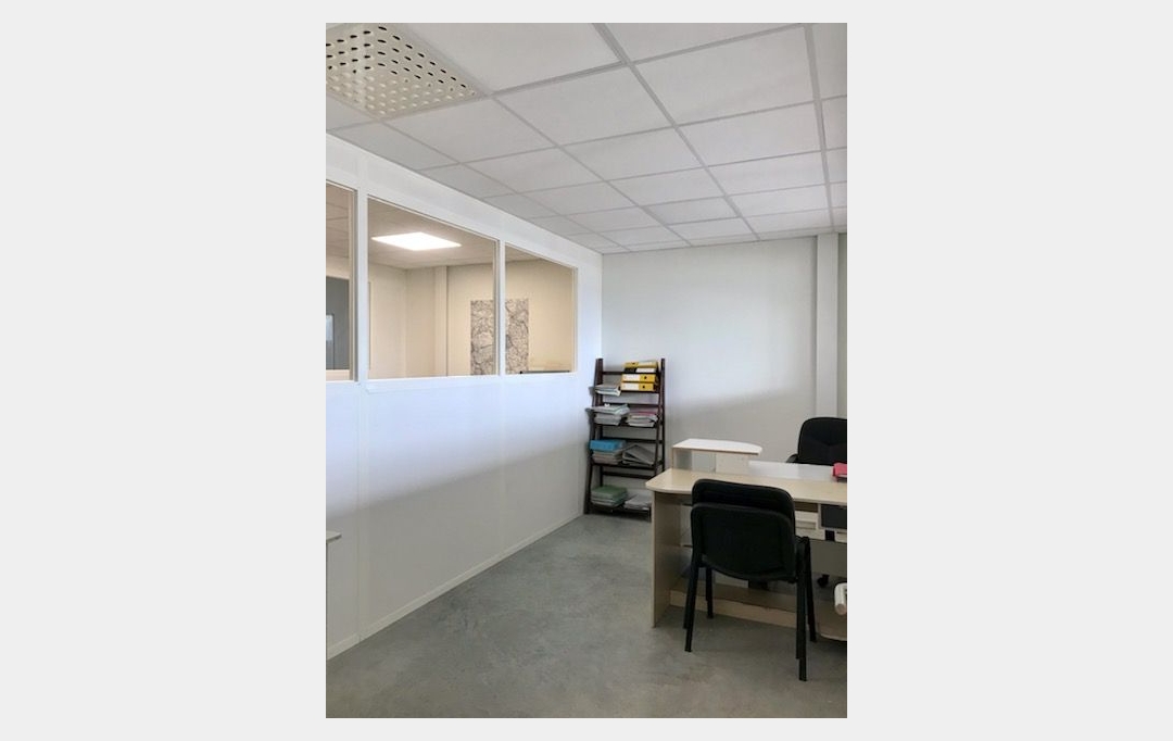 Annonces STROYES : Local / Bureau | ROSIERES-PRES-TROYES (10430) | 95 m2 | 1 300 € 