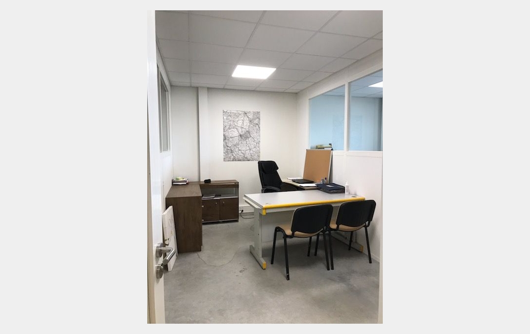 Annonces STROYES : Local / Bureau | ROSIERES-PRES-TROYES (10430) | 95 m2 | 1 300 € 